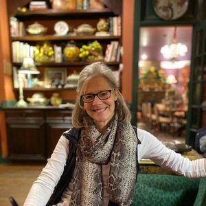 Meet your Posher, Suzanne